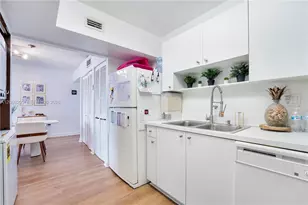 8261 NW 8th St, Miami, FL 33126 - Photo 8