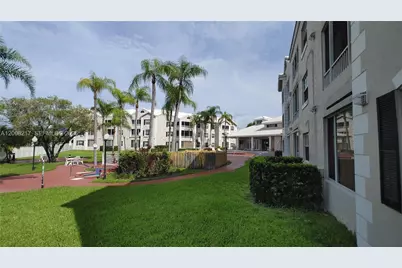 2850 N Oakland Forest Dr #309, Oakland Park, FL 33309 - Photo 1