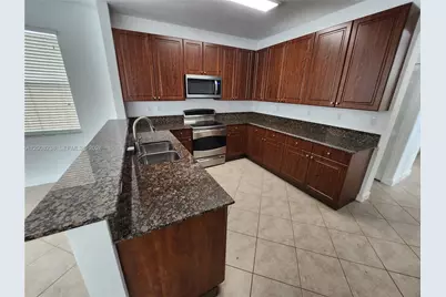 11480 NW 82th Terrace, Doral, FL 33178 - Photo 14