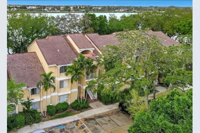 2420 NW 33rd St #1004, Oakland Park, FL 33309 - Photo 32
