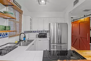 14435 NW 83rd Pl, Miami Lakes, FL 33016 - Photo 16