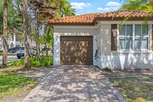 14435 NW 83rd Pl, Miami Lakes, FL 33016 - Photo 4