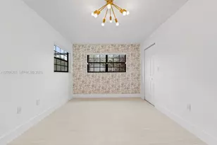 903 NE 199th St, Miami, FL 33179 - Photo 24