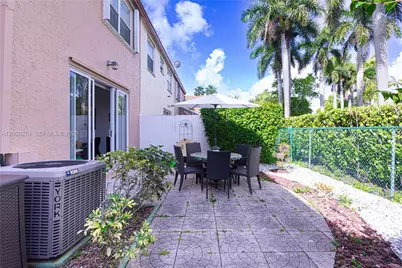 15123 NW 8th St, Pembroke Pines, FL 33028 - Photo 40