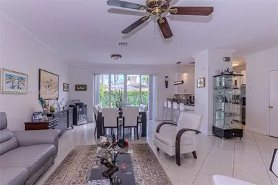 15123 NW 8th St, Pembroke Pines, FL 33028 - Photo 18