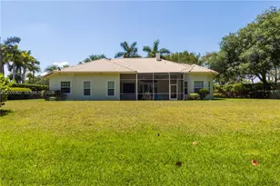 12743 N Winners Cir, Davie, FL 33330 - Photo 14