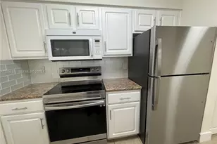 2811 N Oakland Forest Dr, Oakland Park, FL 33309 - Photo 2