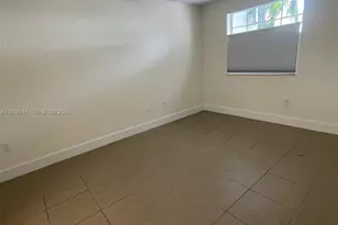 2811 N Oakland Forest Dr, Oakland Park, FL 33309 - Photo 12
