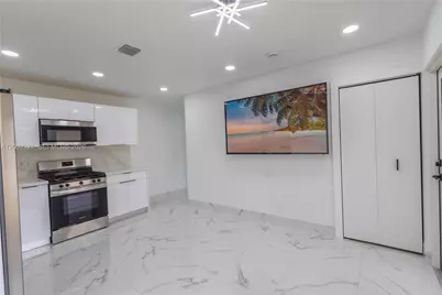 3001 SW 35th Ave #front, West Park, FL 33023 - Photo 2