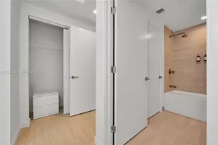 77 SE 5, Miami, FL 33131 - Photo 18