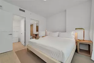 77 SE 5, Miami, FL 33131 - Photo 12