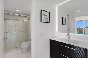 3701 N Country Club Dr, Aventura, FL 33180 - Photo 24