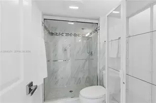 3701 N Country Club Dr, Aventura, FL 33180 - Photo 30
