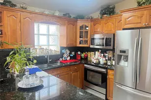 12377 NW 97th Pl, Hialeah Gardens, FL 33018 - Photo 2