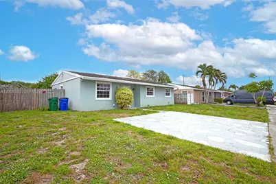 7471 SW 1st St, Margate, FL 33068 - Photo 2
