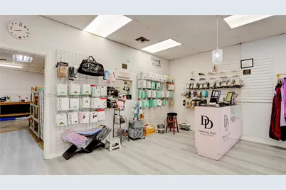 68 169 St, Hialeah, FL 33015 - Photo 12