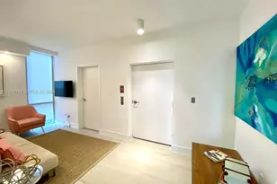 16385 Biscayne Blvd, North Miami Beach, FL 33160 - Photo 2