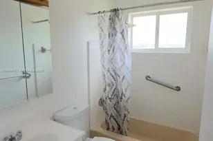 250 NE 41st St, Oakland Park, FL 33334 - Photo 8