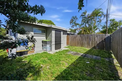3070 NW 12th Ct, Fort Lauderdale, FL 33311 - Photo 20