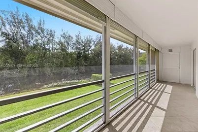 110 Lake Meryl Dr #216, West Palm Beach, FL 33411 - Photo 32
