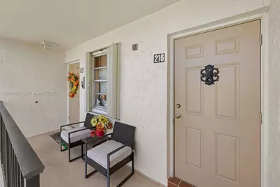 110 Lake Meryl Dr #216, West Palm Beach, FL 33411 - Photo 4