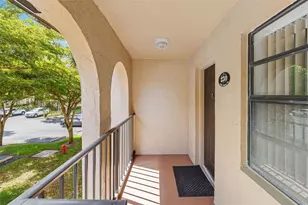 145 Lake Nancy Ln, West Palm Beach, FL 33411 - Photo 4