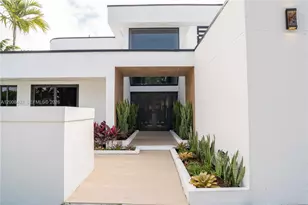 10475 SW 72nd Ave, Pinecrest, FL 33156 - Photo 1