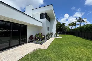 10475 SW 72nd Ave, Pinecrest, FL 33156 - Photo 14