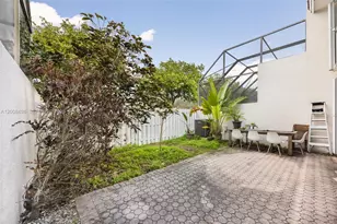 10233 NW 52nd Ln, Doral, FL 33178 - Photo 16