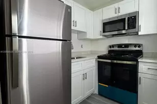 1121 NW 40th St, Miami, FL 33127 - Photo 8