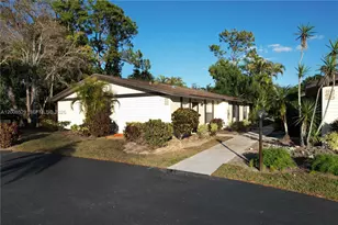 1031 Pine Isle Ln, Naples, FL 34112 - Photo 2