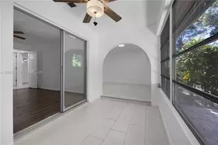 1031 Pine Isle Ln, Naples, FL 34112 - Photo 14