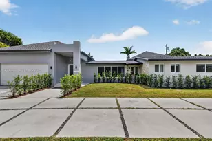 11811 SW 82nd Rd, Miami, FL 33156 - Photo 1