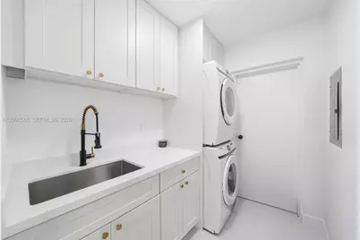 10860 SW 40th Ter, Miami, FL 33165 - Photo 12
