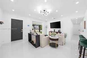10860 SW 40th Terrace, Miami, FL 33165 - Photo 4