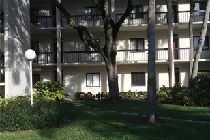 3050 Presidential Way, West Palm Beach, FL 33401 - Photo 1