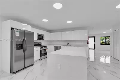 152 NW 18 St, Homestead, FL 33030 - Photo 8