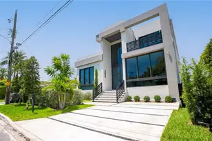 8826 Froude Ave, Surfside, FL 33154 - Photo 2