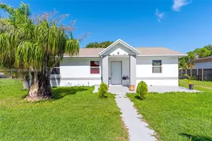 10755 SW 217th St, Miami, FL 33170 - Photo 2
