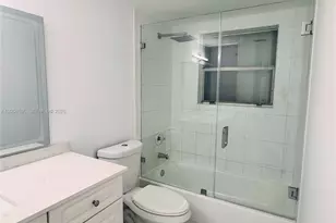 6095 W 18th Ave, Hialeah, FL 33012 - Photo 12