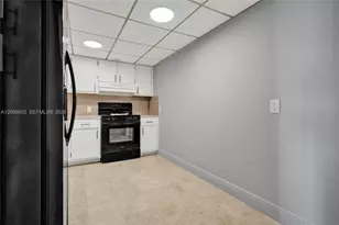 100 Bayview Dr, Sunny Isles Beach, FL 33160 - Photo 12