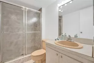 100 Bayview Dr, Sunny Isles Beach, FL 33160 - Photo 22