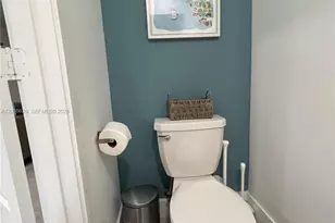 7825 NW 104th Ave, Doral, FL 33178 - Photo 12