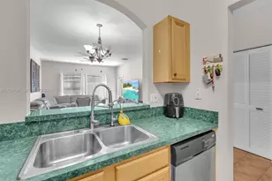 4266 SW 10th Pl, Deerfield Beach, FL 33442 - Photo 16