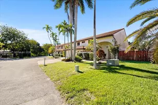 2560 Bass Way, Cooper City, FL 33026 - Photo 38