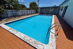 5373 W 10th Ct, Hialeah, FL 33012 - Photo 32
