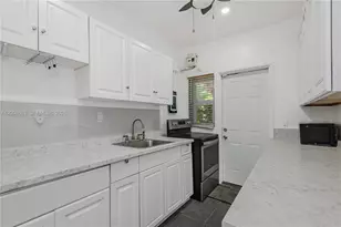 259 NE 111th St, Miami, FL 33161 - Photo 2