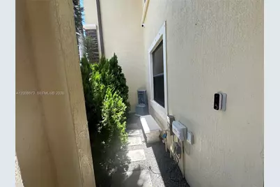 3211 SE 6th St, Homestead, FL 33033 - Photo 4