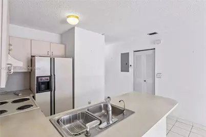 8800 NW 118th St, Hialeah Gardens, FL 33018 - Photo 12
