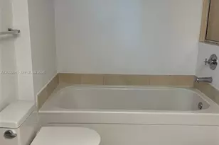 79 SW 12th St, Miami, FL 33130 - Photo 10